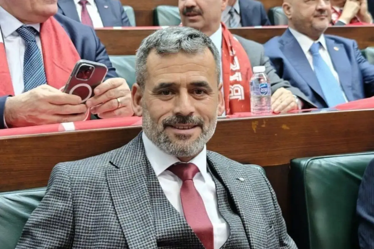 AK Partili belediye başkanına evinin önünde bıçaklı saldırı