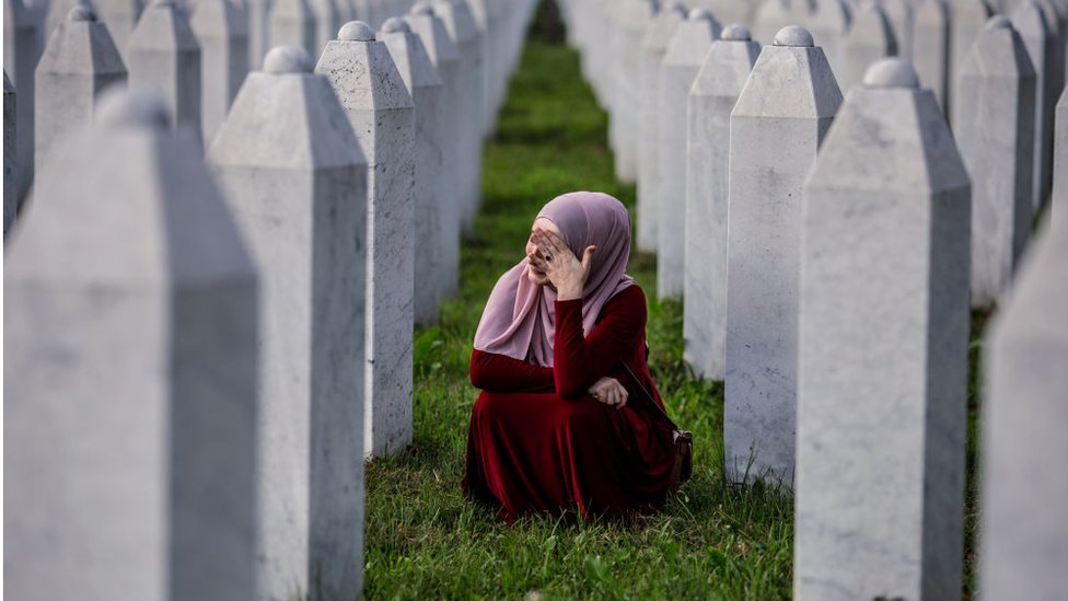 Srebrenitsa Soykırımı'nın üzerinden 31 yıl geçti: 8 binden fazla Boşnak katledildi