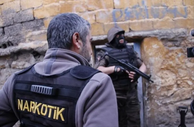 Zehir tacirlerine ağır darbe: Bin 780 şüpheli yakalandı