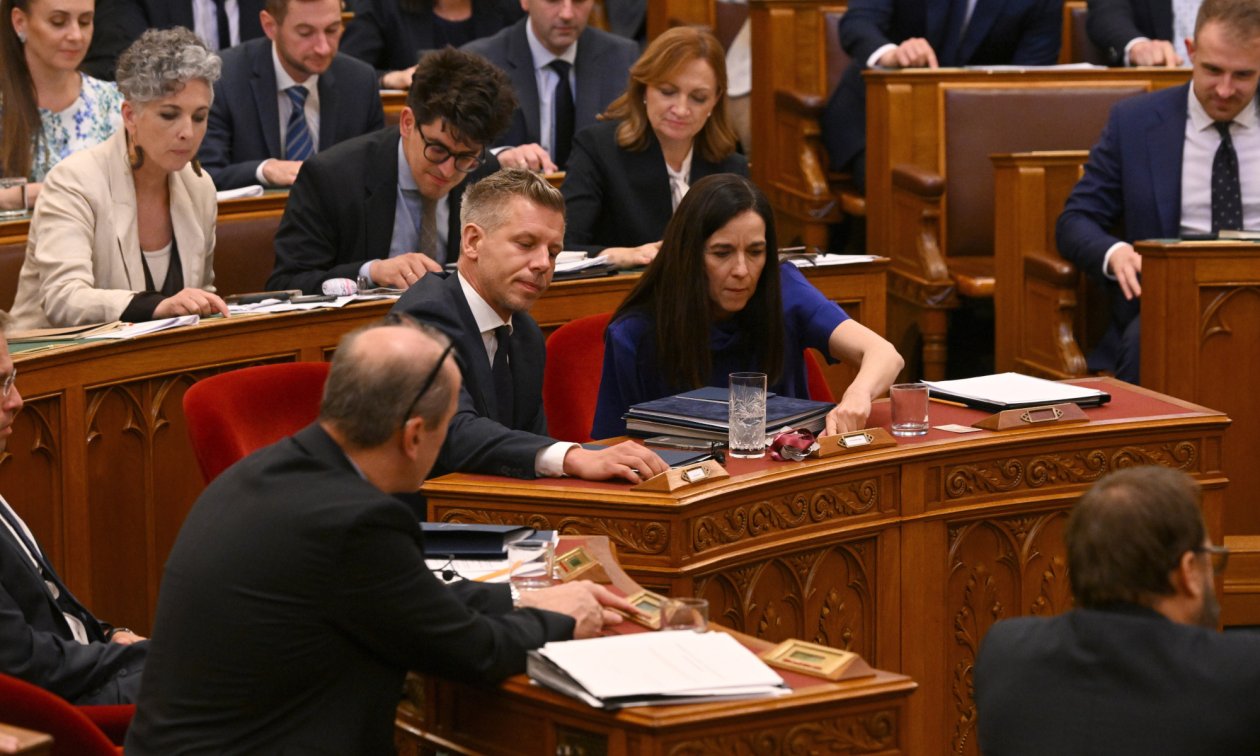 Avrupa basını: Macaristan'da Cumhurbaşkanı görevden alınacak mı?