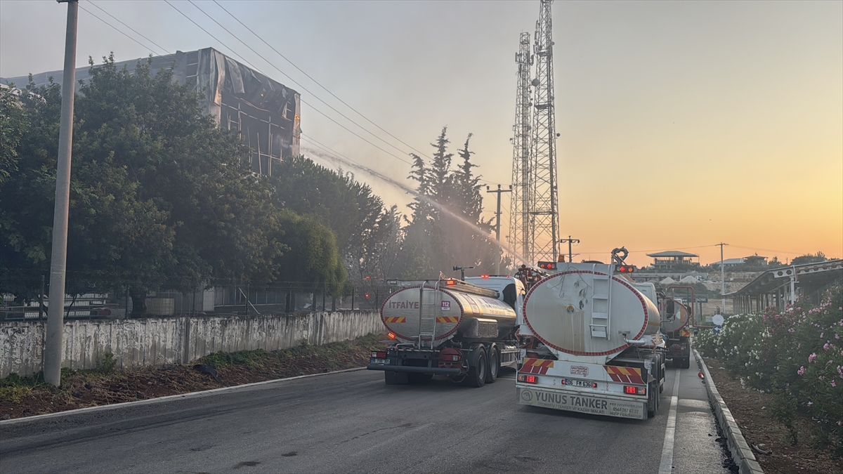 Adana OSB'de alarm! Fabrika alevlere teslim oldu