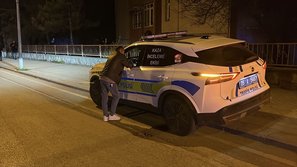İhbara giden polisler kaza yaptı! 2 polis yaralandı