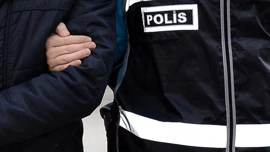 8 ilde FETÖ operasyonu! 16 kişiye tutuklama