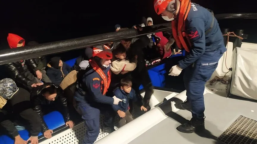 İzmir’de göçmen operasyonu! 89 düzensiz göçmen yakalandı