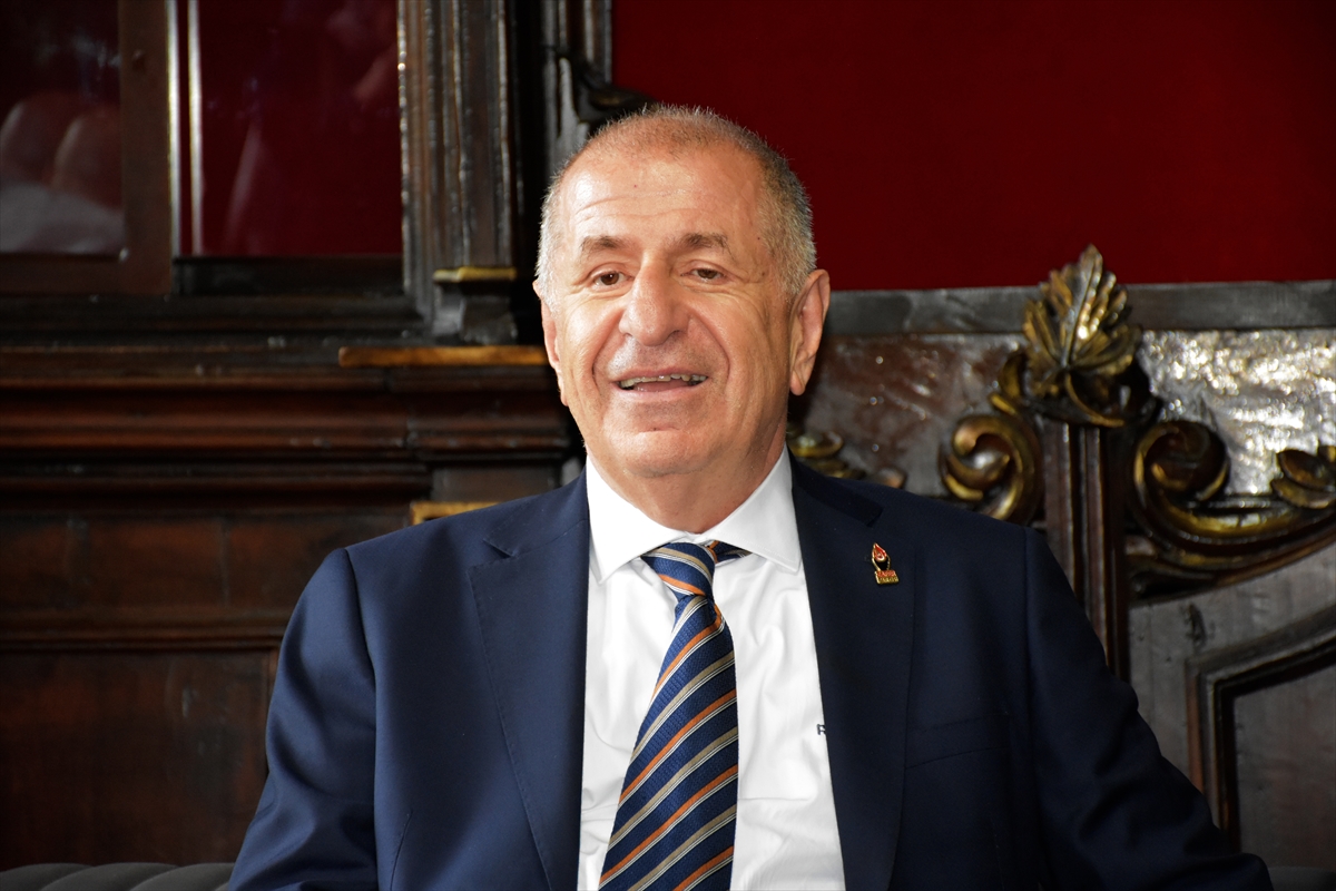 Özdağ'ın Karadeniz turunda sıradaki durak Trabzon oldu