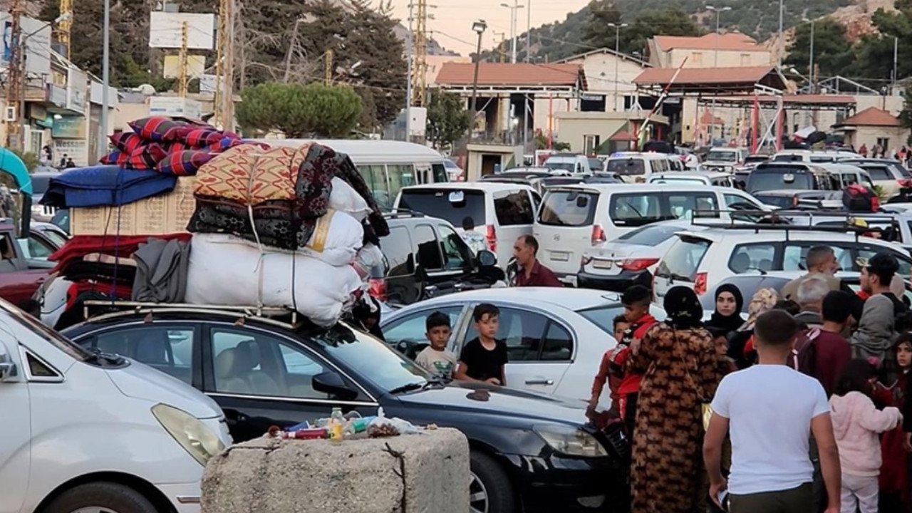 Lübnan’da büyük göç: 412 bin kişi evinden oldu