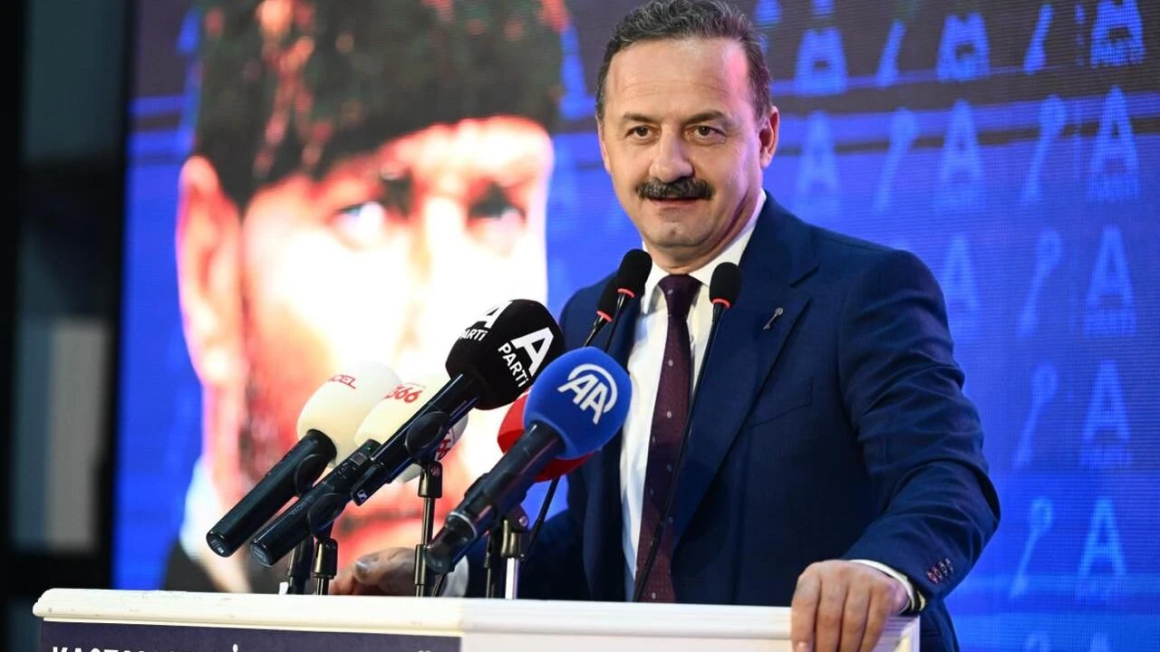 Yavuz Ağıralioğlu'ndan CHP kararına sert tepki: CHP'yi kapatsalar daha az hasar olurdu