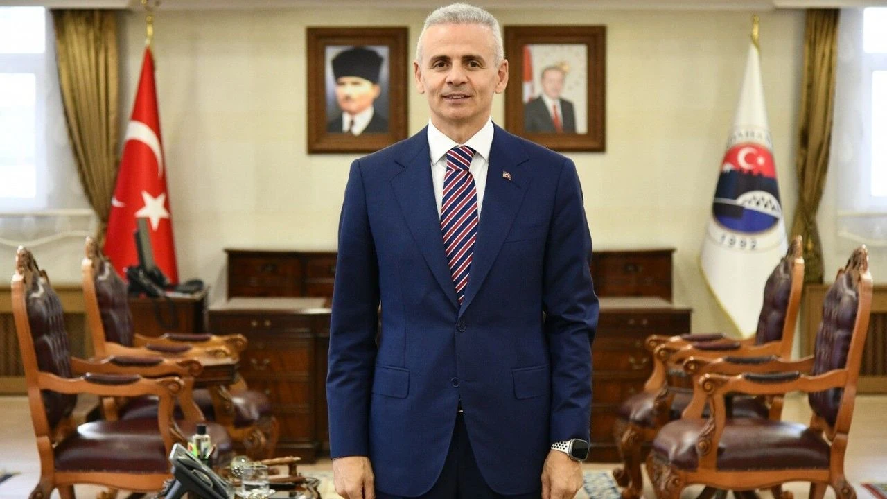 Ardahan Valisi Çiçekli için imza kampanyası başlatıldı