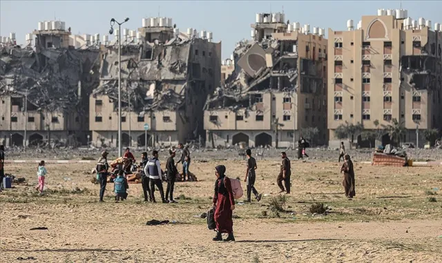 Gazze sınırında barikatları aştılar, yerleşim talep ettiler