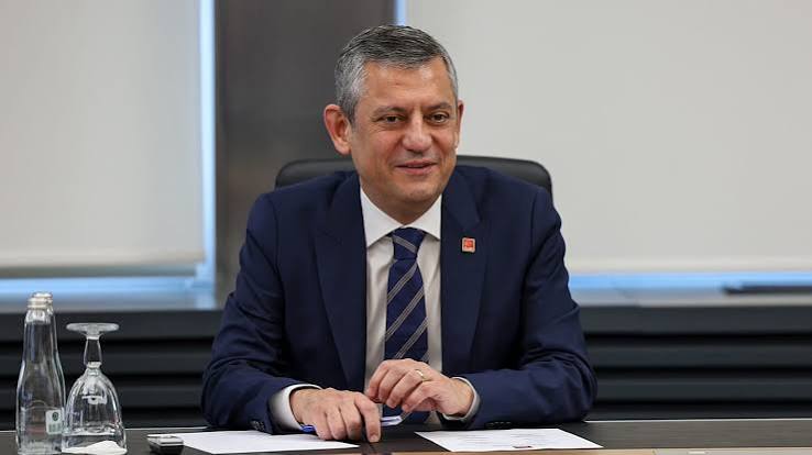 Özgür Özel için istifa iddiası: CHP’ye veda mı edecek?