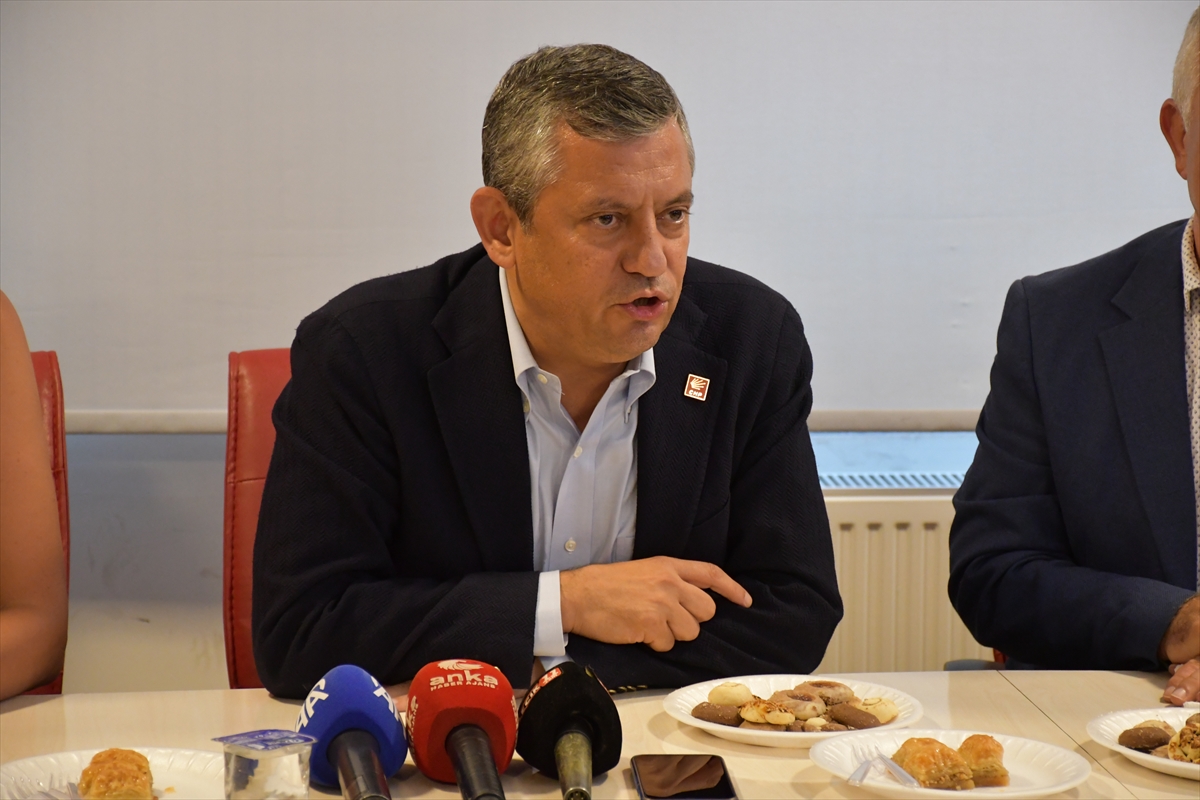 Özgür Özel: Karayalçın’ın partiyi kongreye götürmesini istiyoruz