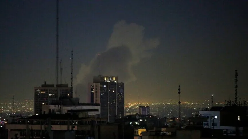 İran’da gece yarısı hareketliliği! Patlama sesleri duyuldu