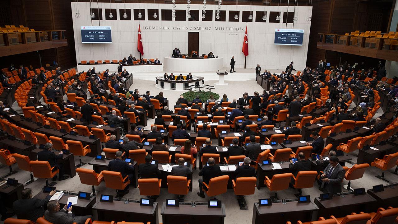CHP'den emekli maaşı düzenlemesine sert tepki: "Bu zam değil"