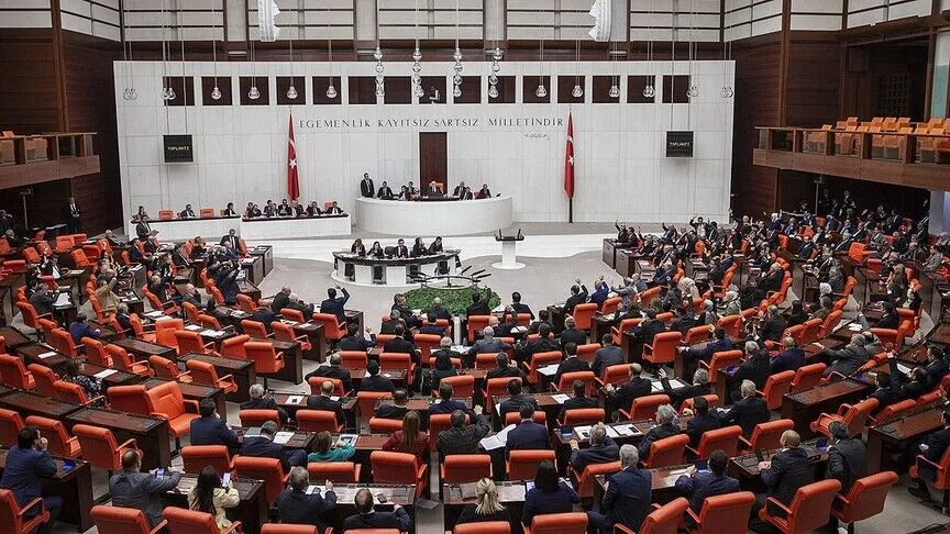 Muhalefetin Meclis hamlesi sonuçsuz kaldı