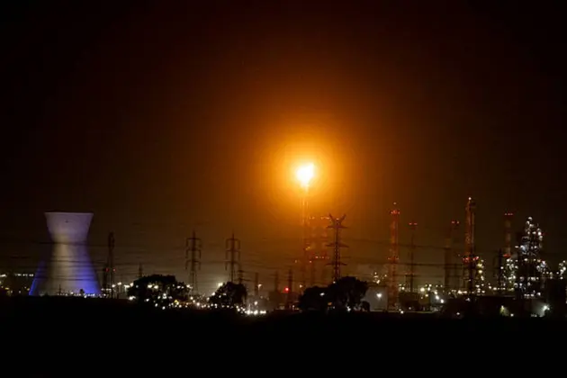 İran'dan ABD'ye enerji resti: Elektriği keseriz