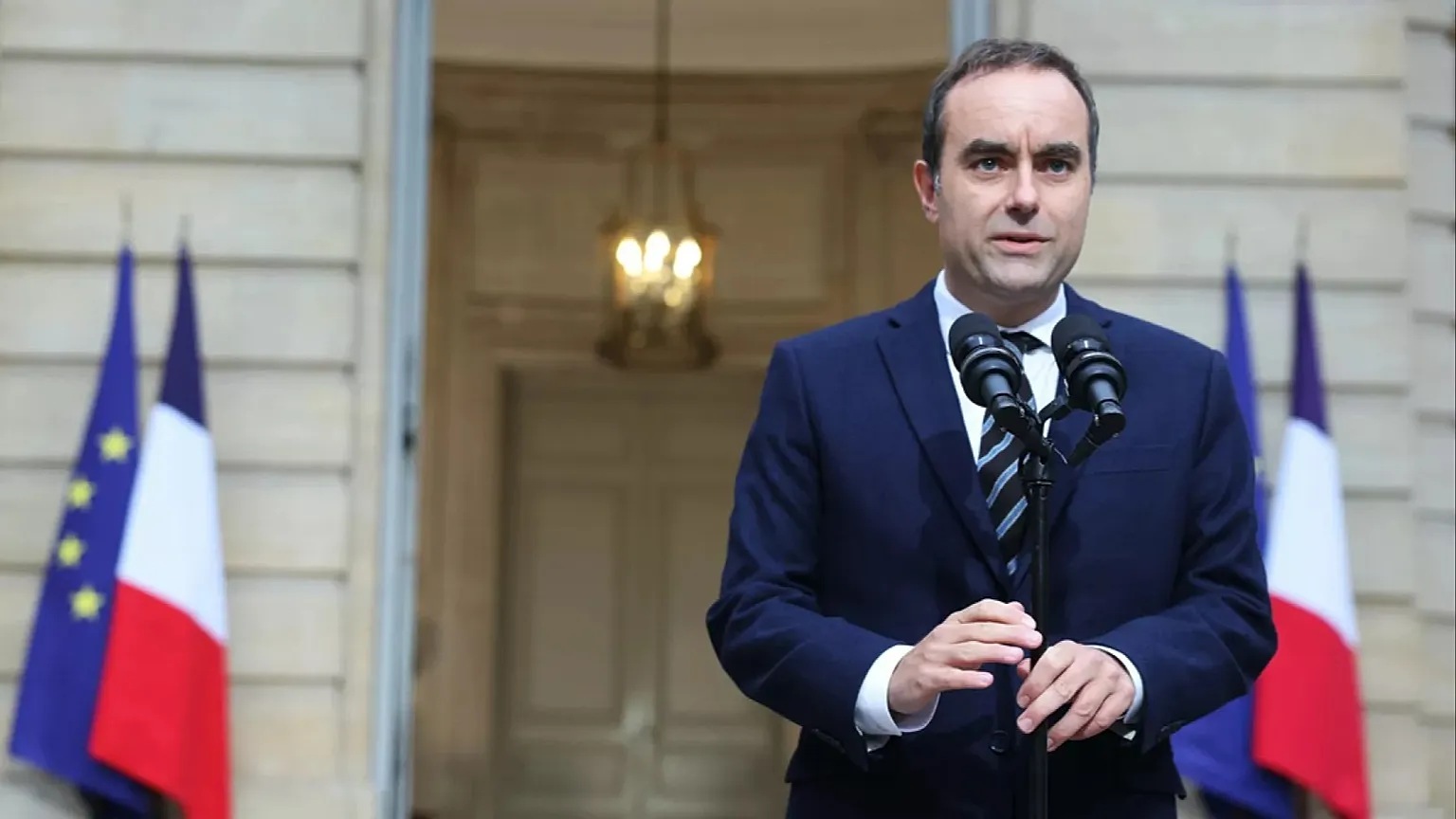 Fransa'da uyuşturucu testini geçemeyenlerin görevine son verildi