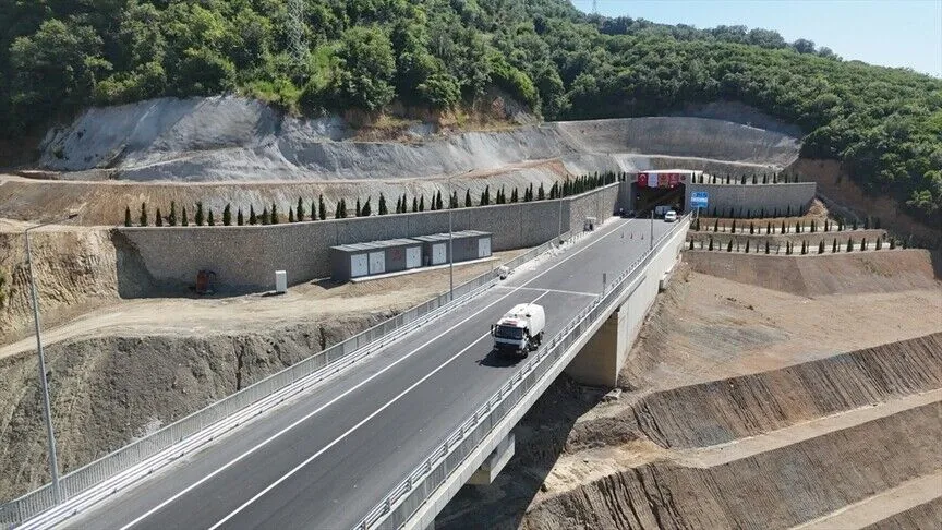 Yalova-Armutlu arası 30 dakikaya düşüyor!