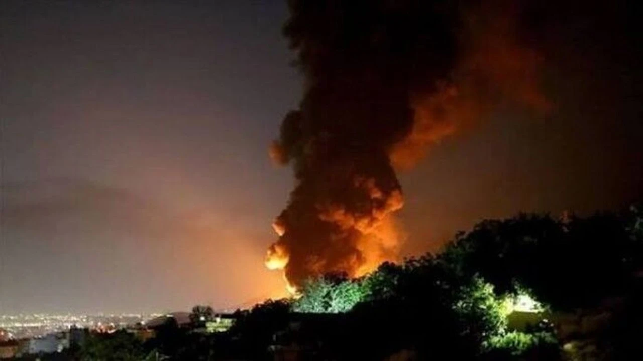 ABD füzeleri İran'ın Keşm Adası’nı vurdu!