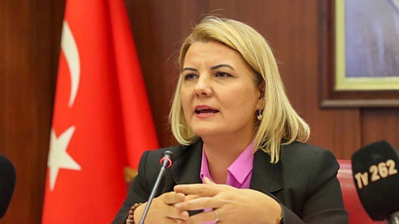 İzmit Belediye Başkanı Fatma Kaplan Hürriyet görevden uzaklaştırıldı