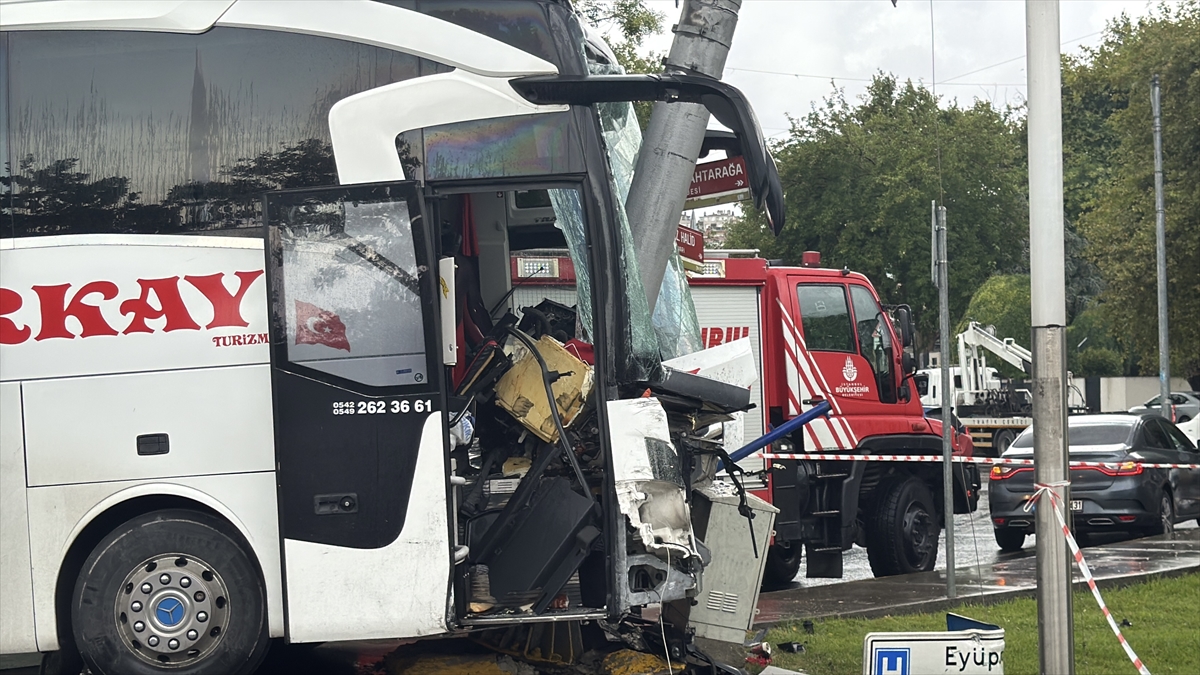 İstanbul’da korkunç kaza: 2'si ağır 30 yaralı
