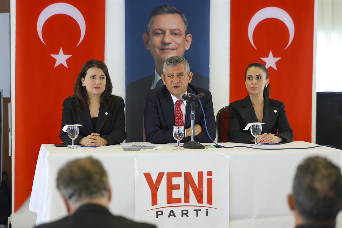 Özgür Özel açıkladı: Yeni Parti'nin logosu bu değil!