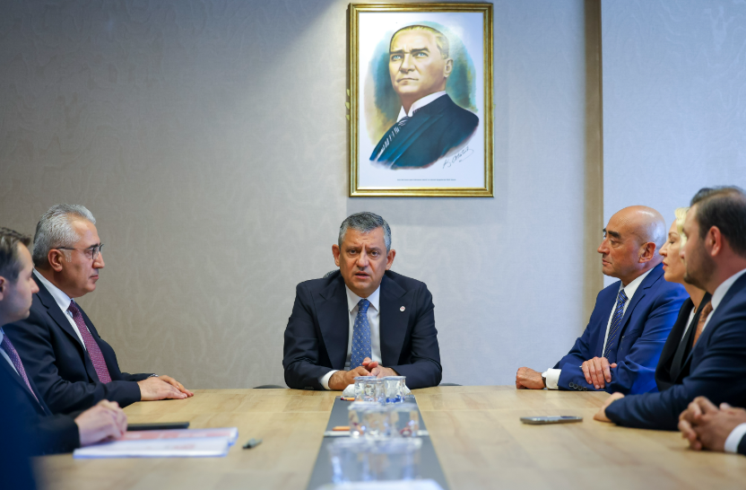 Özgür Özel başkanlığında ilk toplantı: Yeni Parti'de YDK yönetimi netleşti