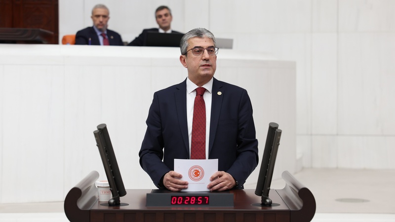 Gökhan Günaydın belediye operasyonlarını eleştirdi: Aynı filmi izleyip duruyoruz
