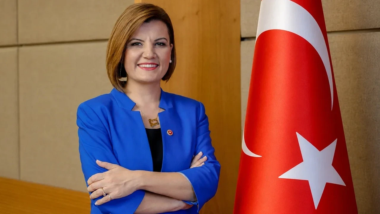 Fatma Kaplan Hürriyet YENİ Parti’ye katıldı