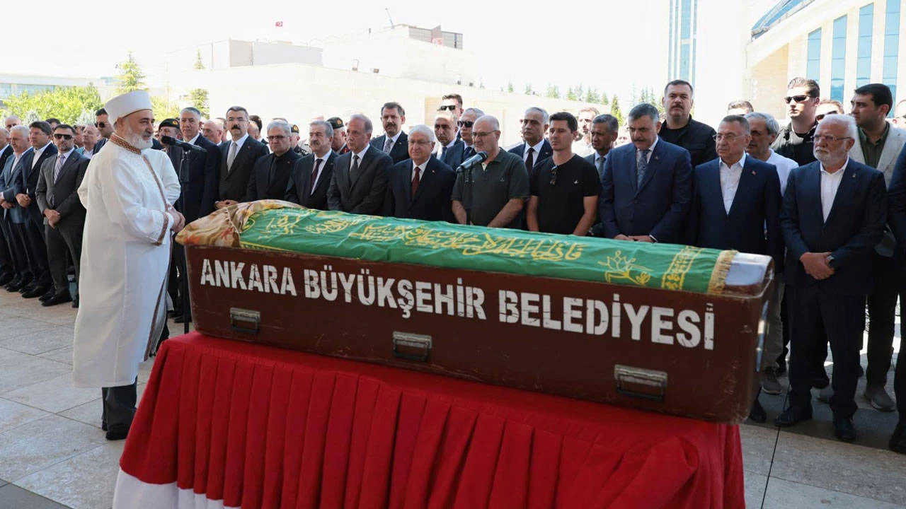 Alpaslan Kavaklıoğlu’nun eşi Gonca Kavaklıoğlu hayatını kaybetti