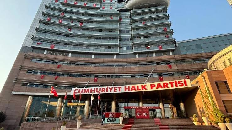 Gürsel Tekin iddiasının ardından CHP’de 12 ile atama