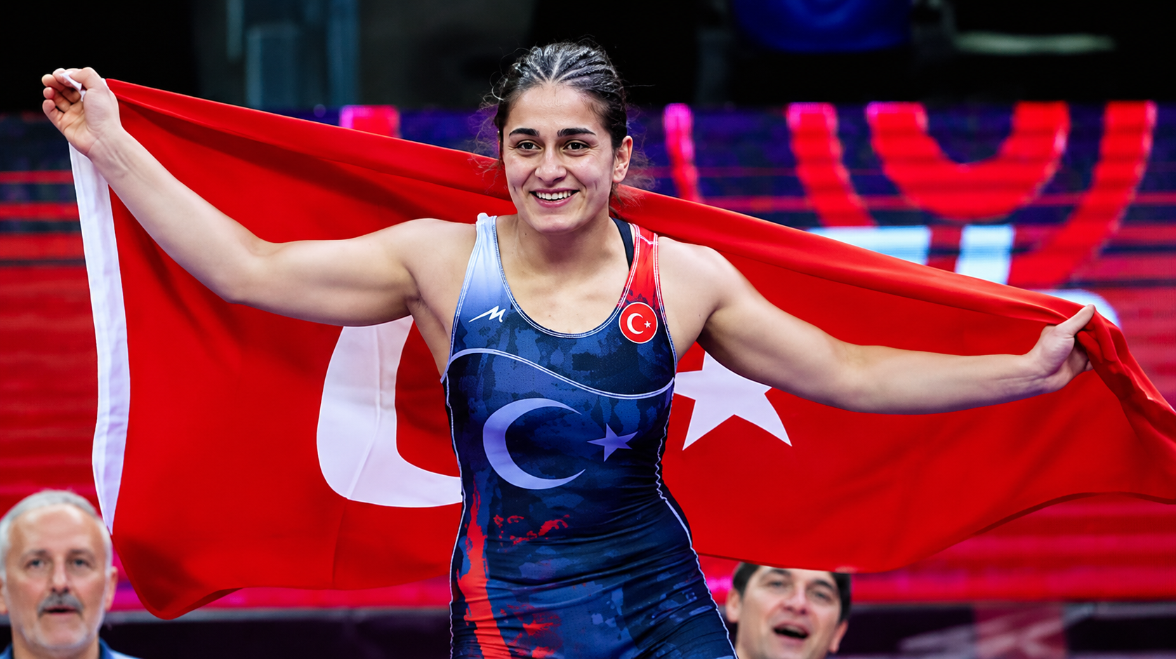 Milli güreşçi Özdenur Özmez’den altın madalya