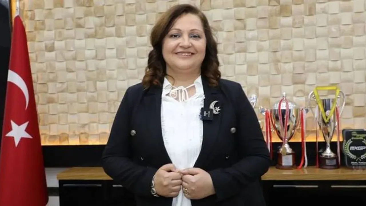 Burcu Köksal’ın WhatsApp hesabından belediye içi mesajlar paylaşıldı iddiası