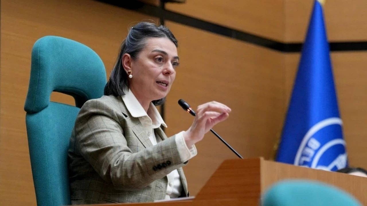 Üsküdar Belediye Başkanı Sinem Dedetaş görevden uzaklaştırıldı