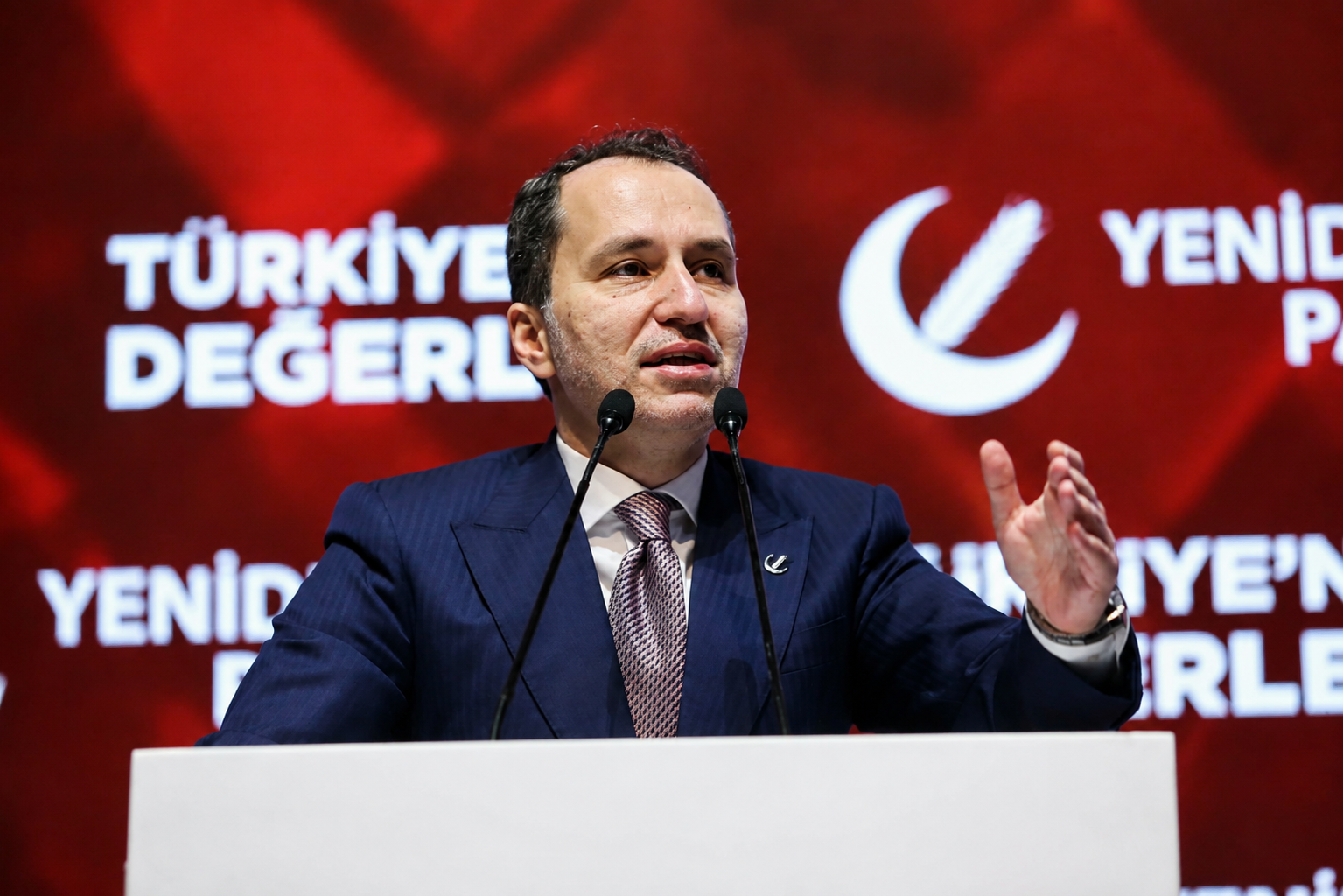 Fatih Erbakan’dan Mehmet Şimşek’e enflasyon tepkisi: “Hepsi 0,4 puan için mi?”