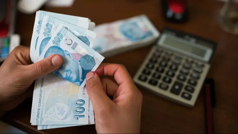 DİSK-AR’dan enflasyon raporu: Asgari ücret 5 bin 576 TL eridi