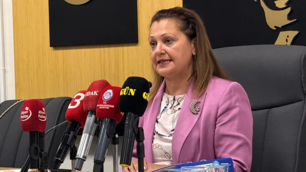 Afyonkarahisar Meclisi'nde gerilim! Köksal oturumu kapattı