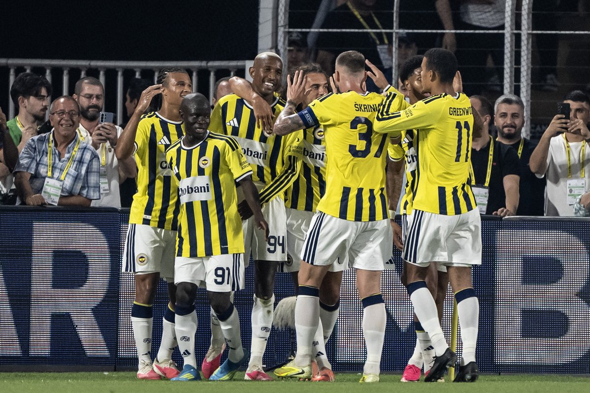 İlk yarıda Fenerbahçe fırtınası: Sturm Graz karşısında 2-0 önde