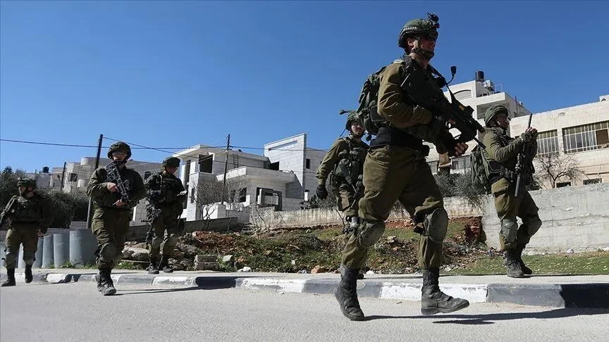 İsrail’den Batı Şeria’da yeni baskınlar: 3 ev kışlaya çevrildi