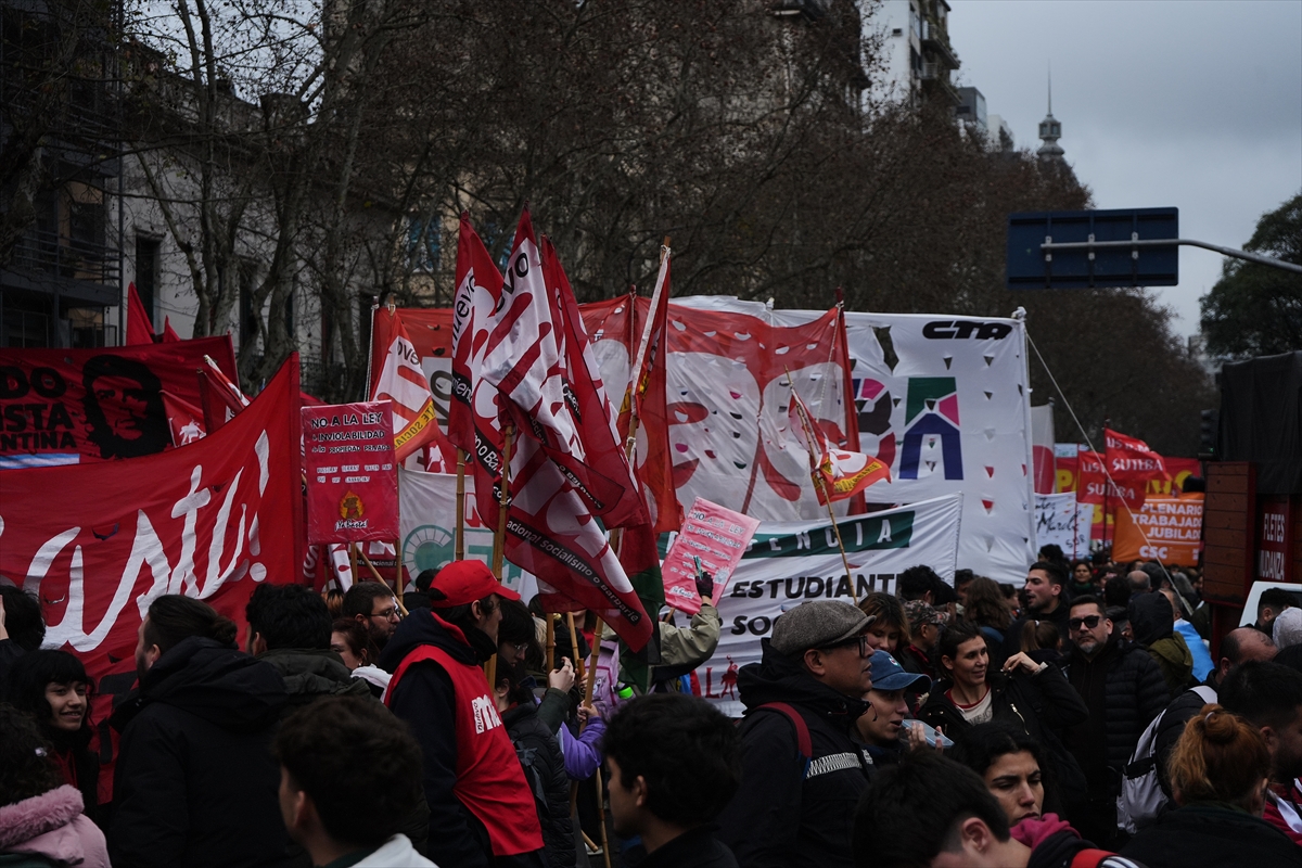 Arjantin’de sokaklar karıştı! Polis protestoculara müdahale etti
