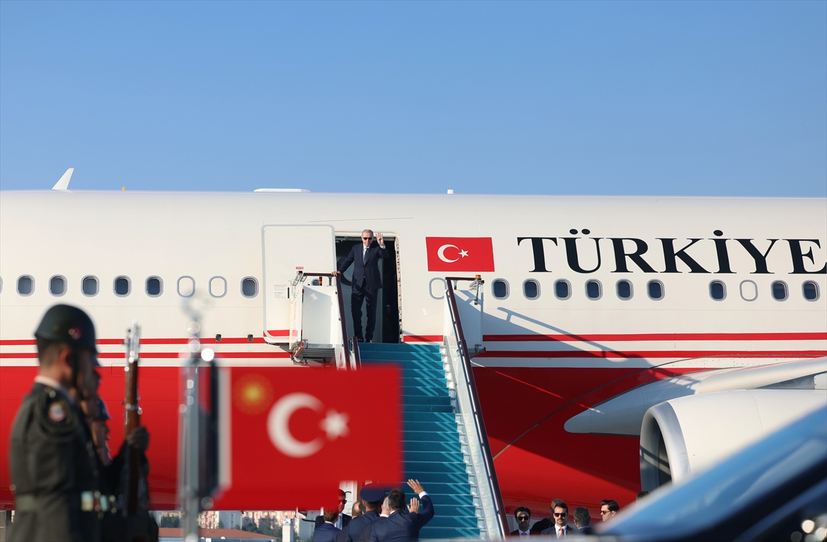 Erdoğan Suudi Arabistan’a gitti: Diplomasi trafiği başlıyor