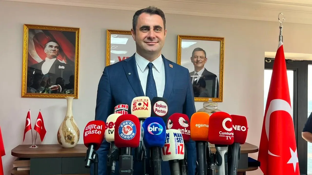 WhatsApp grubundan ayrıldı: Yeni Partili Güç’ten Tugay’a destek