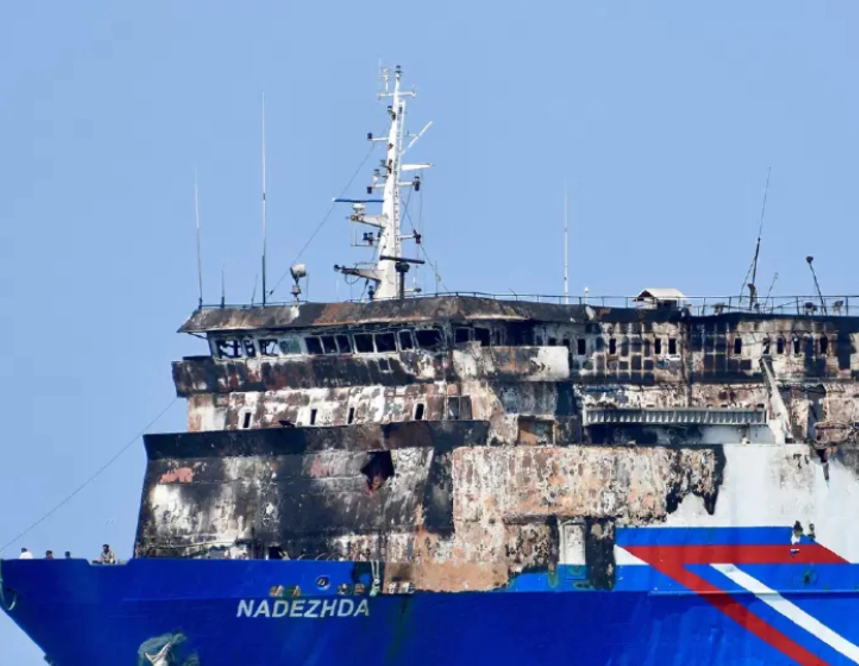 Karadeniz’de dron saldırısına uğrayan NADEZHDA Samsun’a getirildi