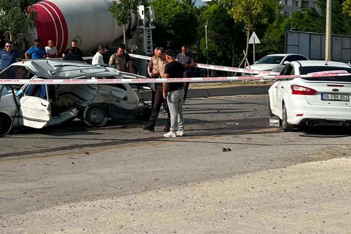 Ankara'da iki otomobil çarpıştı: 1 ölü, 2 yaralı