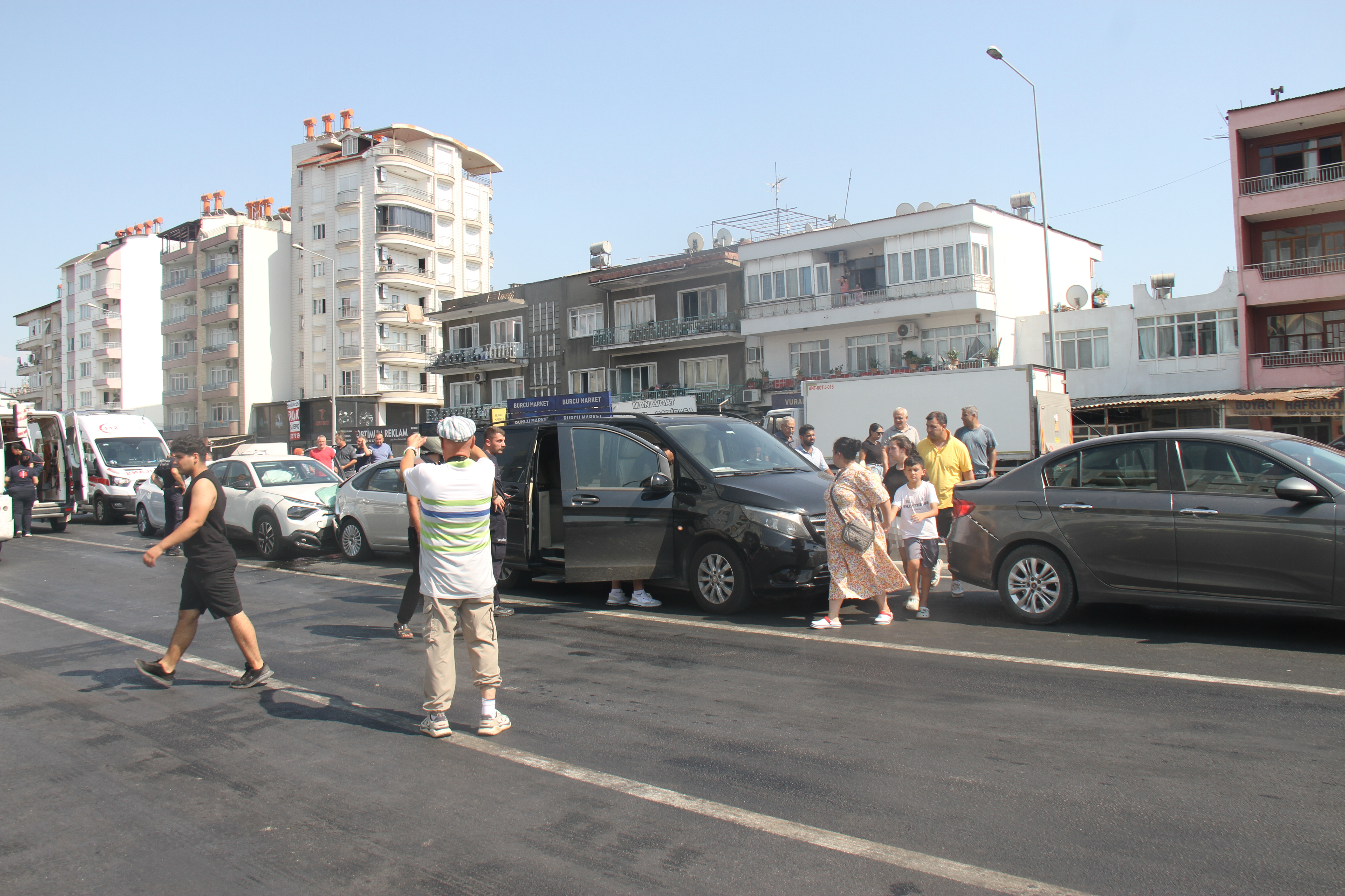 Trafik ışıklarında zincirleme kaza