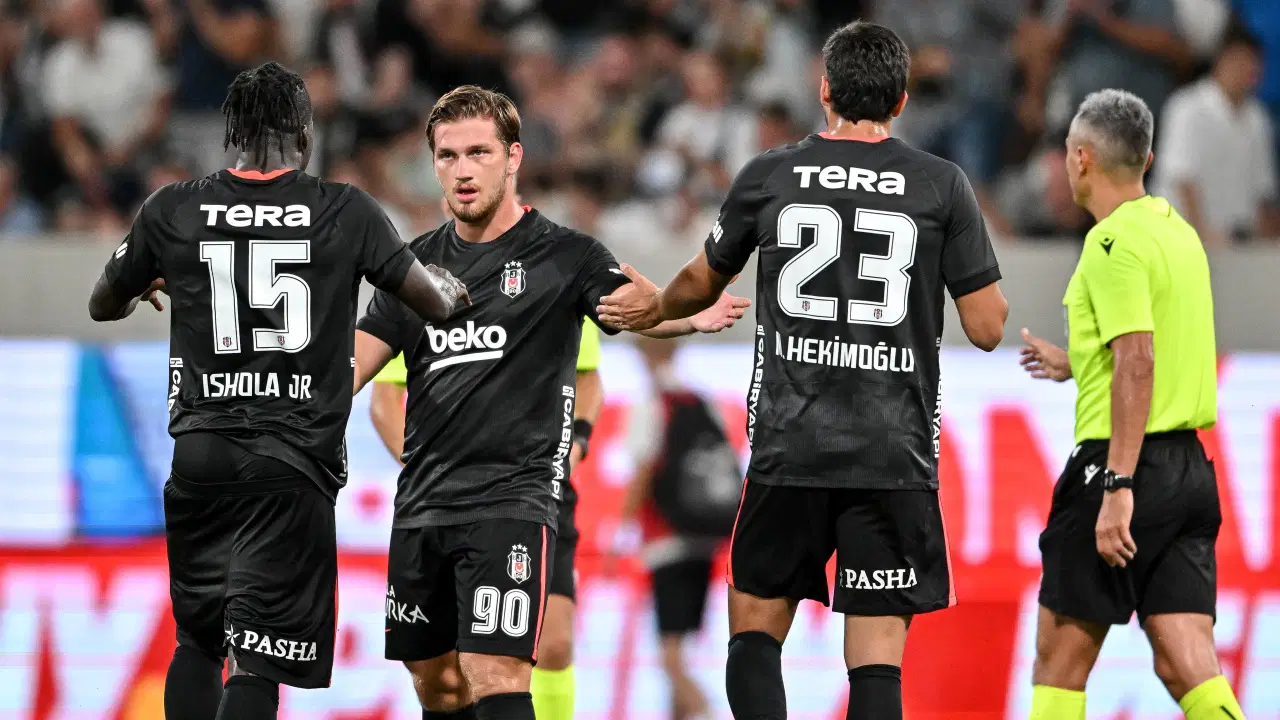Beşiktaş, Hradec Kralove karşısında sahaya çıkıyor