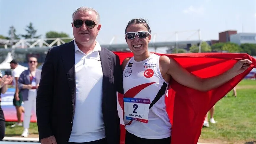 Bakan Bak, Avrupa şampiyonu İlke Özyüksel Mihrioğlu’nu ağırladı