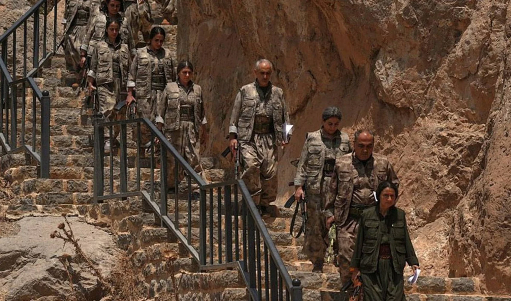 PKK'nın silah bırakma sürecinde MİT'in rolü netleşiyor