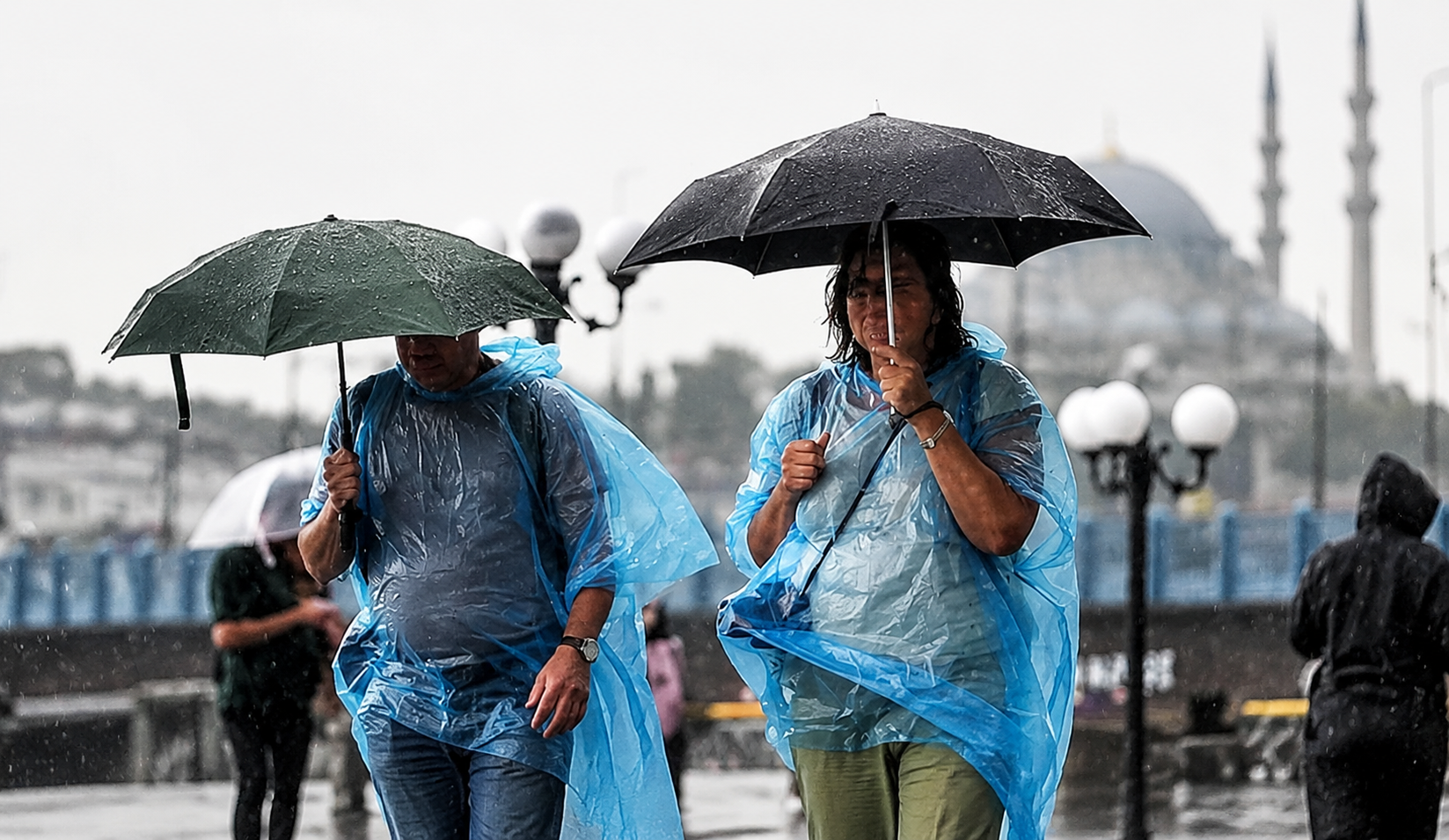 Meteoroloji'den 35 il için sağanak ve fırtına uyarısı