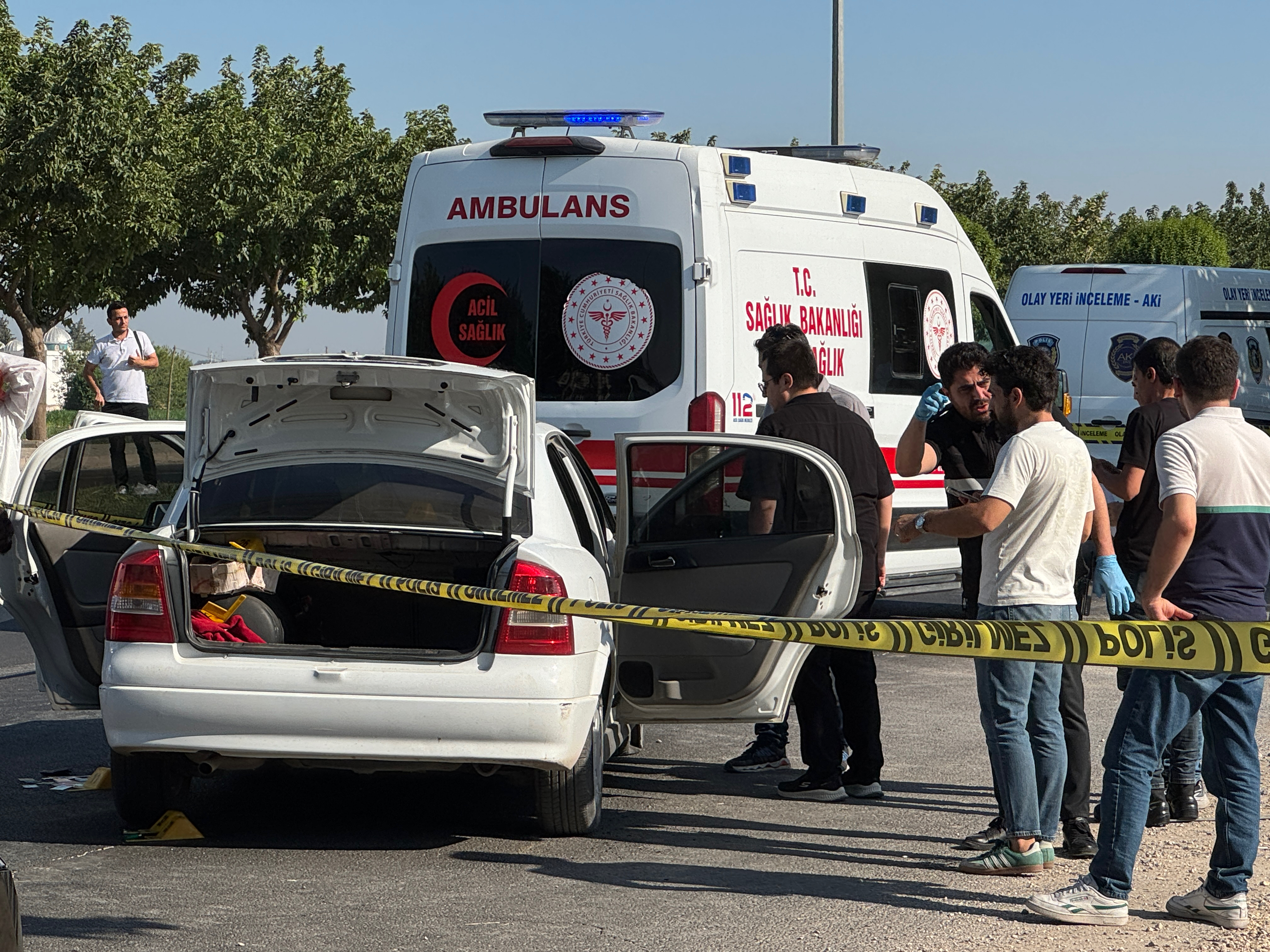 Şanlıurfa'da otomobile silahlı saldırıda 1 ölü, 1 yaralı
