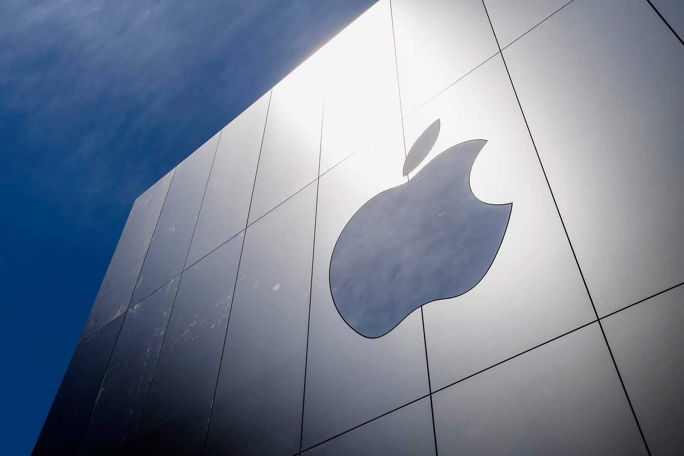 Apple, Houston'da yapay zeka sunucuları üretecek yeni tesis kurdu